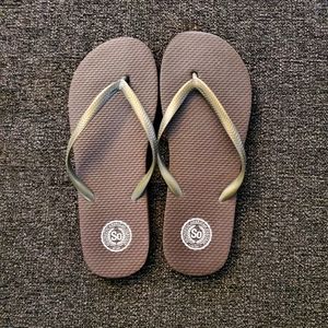 ***5/25*** Women's Flip Flops